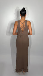 Robe Taupe Élégance Minimaliste & Dos Lacé