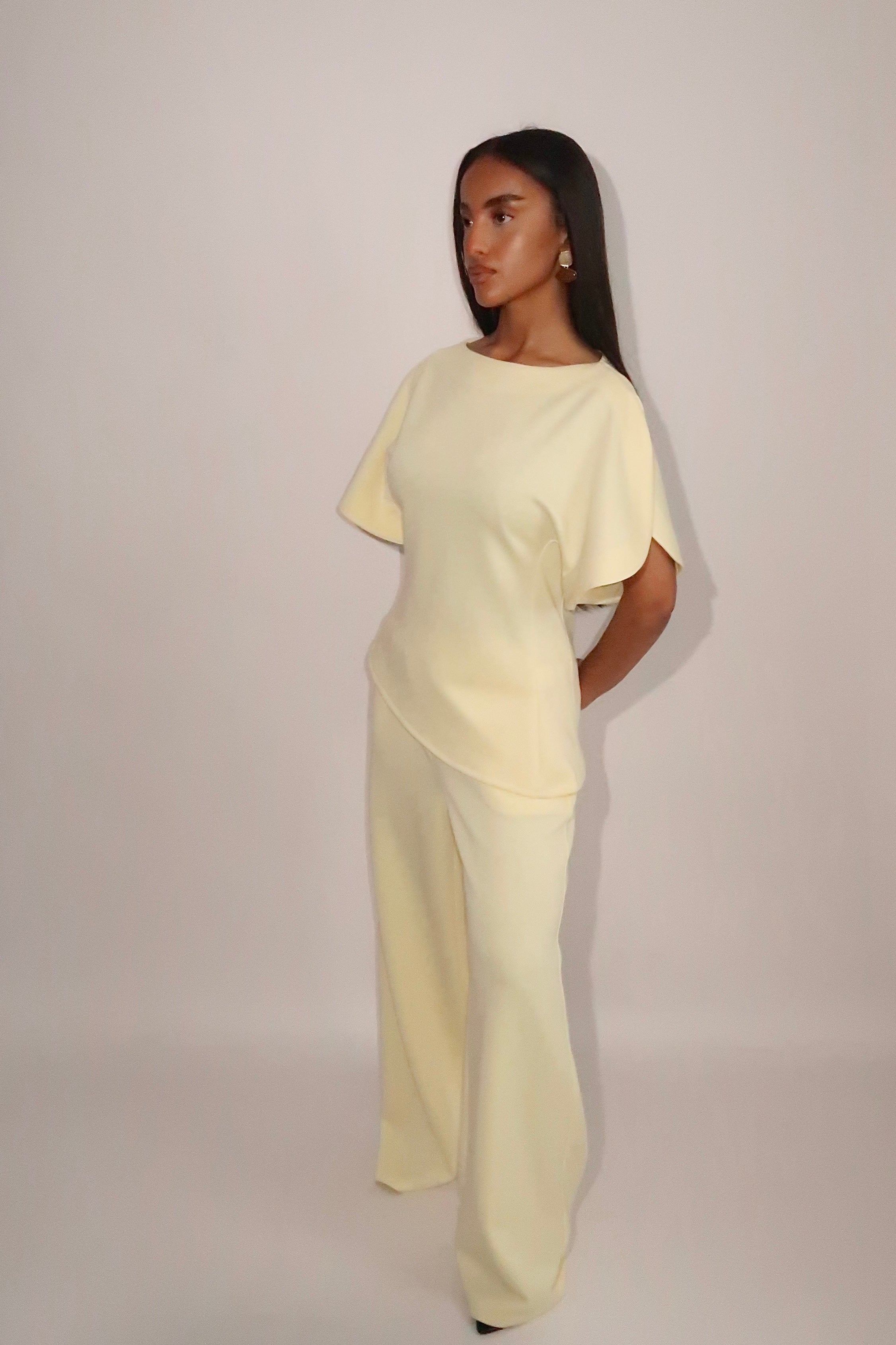 Ensemble asymétrique jaune