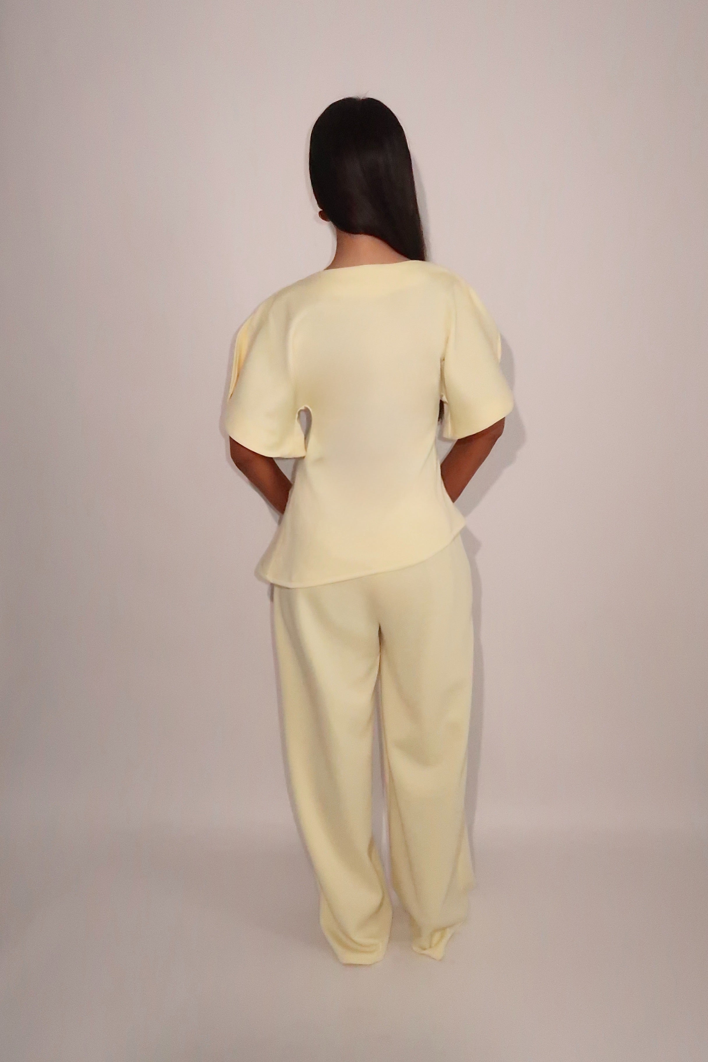 Ensemble asymétrique jaune